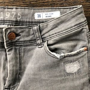 Zara Jean - grey color, sz 04.